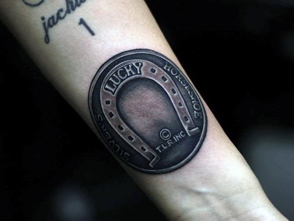 78 Ideas para Tatuajes de Herraduras (+Significado) 8 78 Ideas para Tatuajes de Herraduras (+Significado) 8