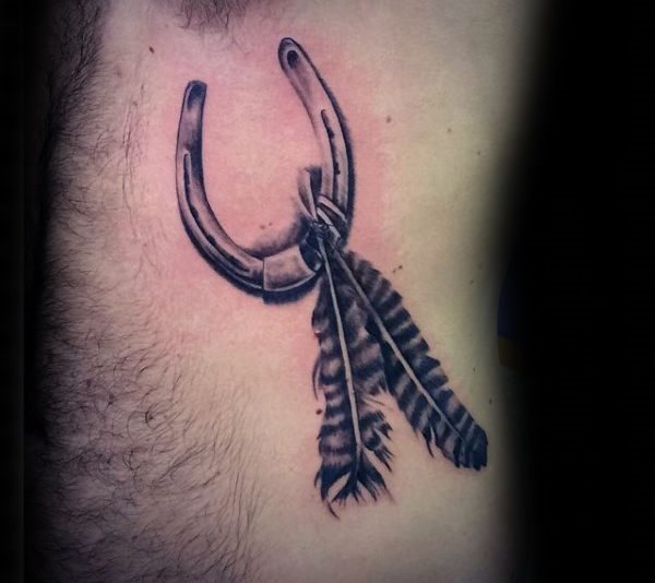 78 Ideas para Tatuajes de Herraduras (+Significado) 51 78 Ideas para Tatuajes de Herraduras (+Significado) 51