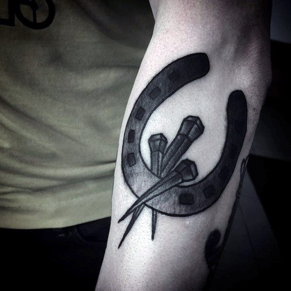 78 Ideas para Tatuajes de Herraduras (+Significado) 52 78 Ideas para Tatuajes de Herraduras (+Significado) 52