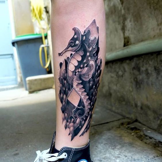 69 Ideas para Tatuajes de Caballitos de mar (+ Significado) 41
