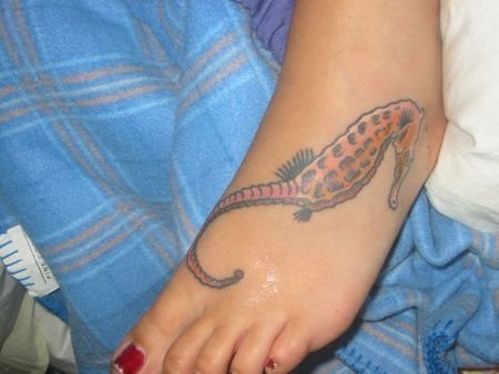 69 Ideas para Tatuajes de Caballitos de mar (+ Significado) 19