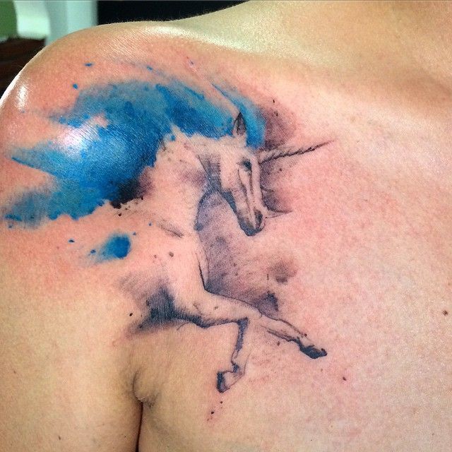 62 Ideas para Tatuajes de Unicornios (+Significados) 52 62 Ideas para Tatuajes de Unicornios (+Significados) 52