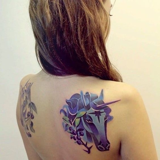 62 Ideas para Tatuajes de Unicornios (+Significados) 35 62 Ideas para Tatuajes de Unicornios (+Significados) 35