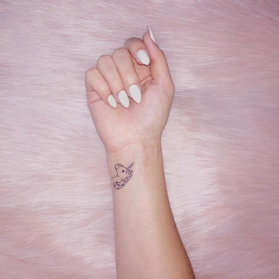 62 Ideas para Tatuajes de Unicornios (+Significados) 6 62 Ideas para Tatuajes de Unicornios (+Significados) 6