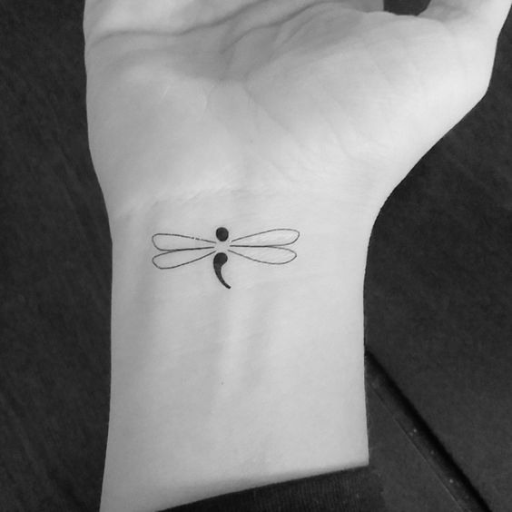 68 Tatuajes de Libélulas con sus Significados 31 68 Tatuajes de Libélulas con sus Significados 31