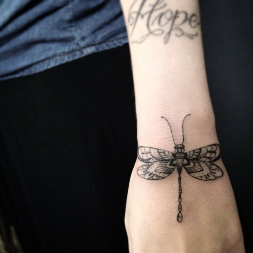 68 Tatuajes de Libélulas con sus Significados 34 68 Tatuajes de Libélulas con sus Significados 34