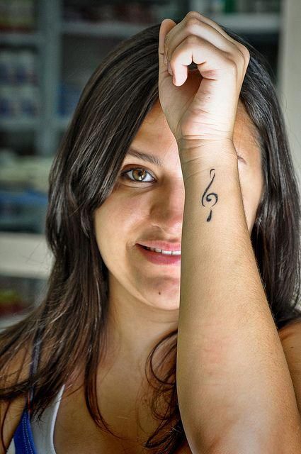 Tatuajes de Notas Musicales e Instrumentos 44 Tatuajes de Notas Musicales e Instrumentos 44