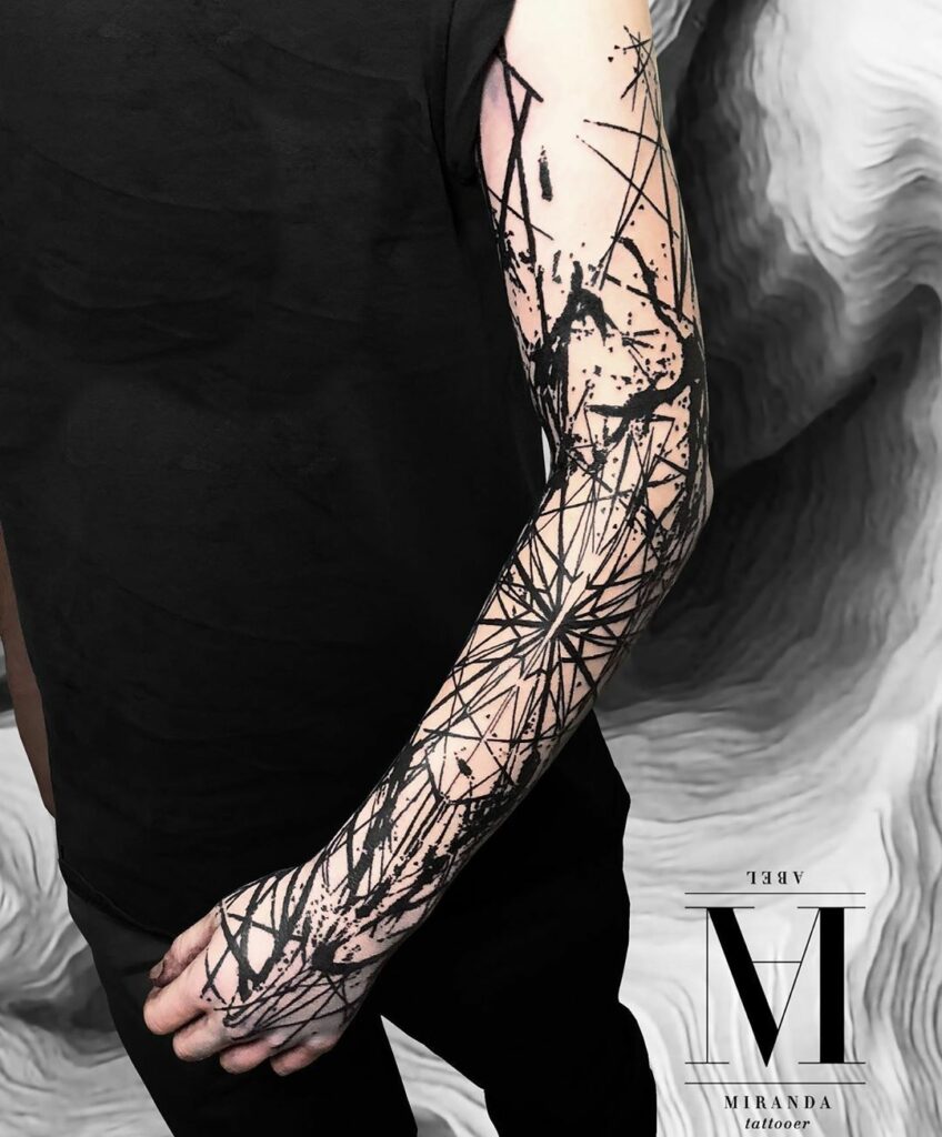 Tatuajes BlackOut: Rellenos en negro sólido 64 Tatuajes BlackOut: Rellenos en negro sólido 64