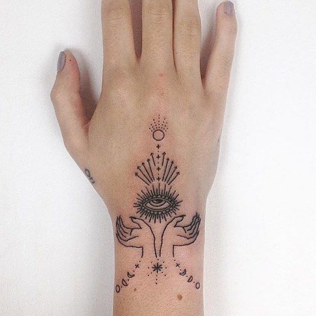 Handpoke: técnica milenaria en la modernidad 30 Handpoke: técnica milenaria en la modernidad 30