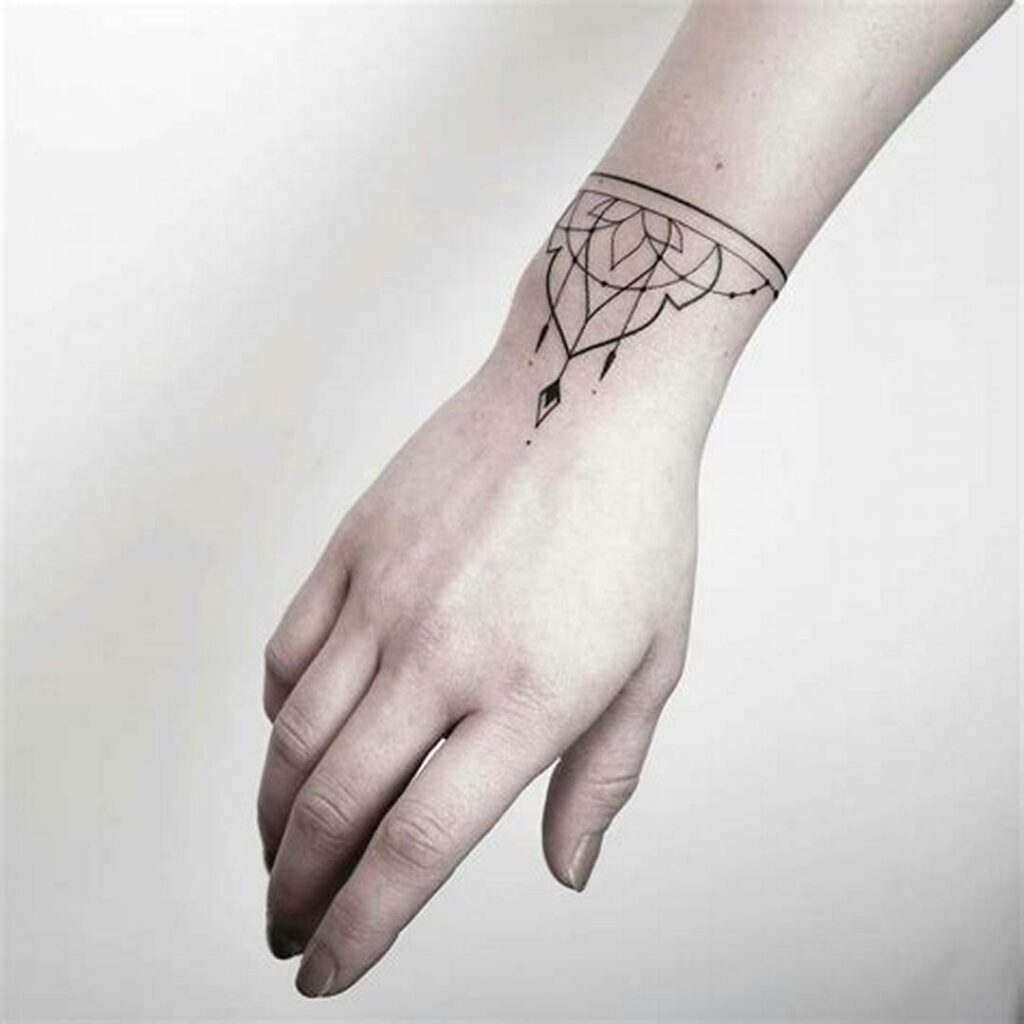 Handpoke: técnica milenaria en la modernidad 34 Handpoke: técnica milenaria en la modernidad 34