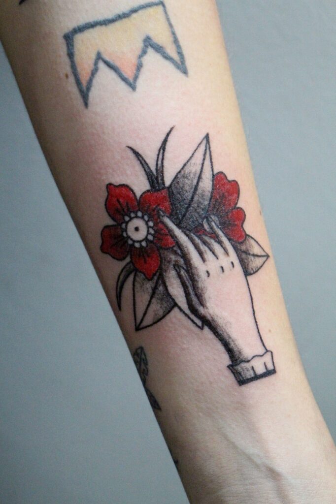 Handpoke: técnica milenaria en la modernidad 35 Handpoke: técnica milenaria en la modernidad 35