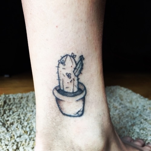 Handpoke: técnica milenaria en la modernidad 78 Handpoke: técnica milenaria en la modernidad 78