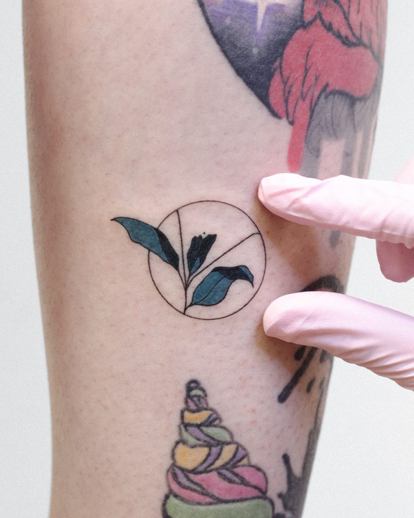 Handpoke: técnica milenaria en la modernidad 88 Handpoke: técnica milenaria en la modernidad 88