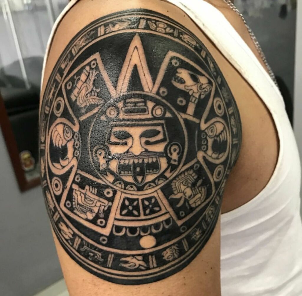 Tatuajes del calendario azteca 9 Tatuajes del calendario azteca 9