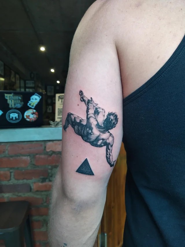 Tatuajes de Ícaro y su Significado 10 Tatuajes de Ícaro y su Significado 10