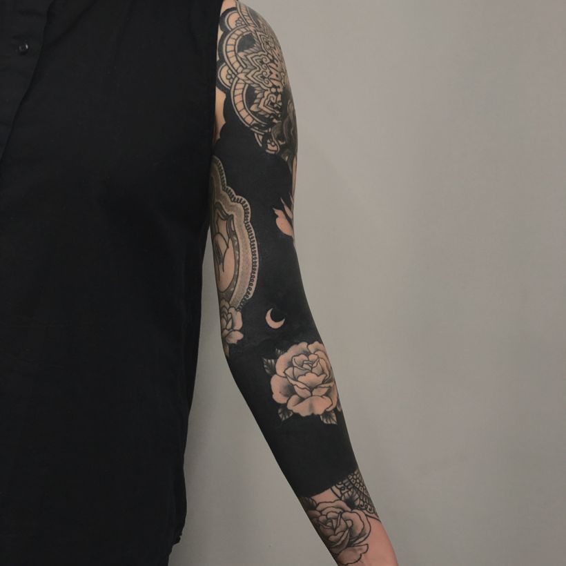 Tatuajes BlackOut: Rellenos en negro sólido 7 Tatuajes BlackOut: Rellenos en negro sólido 7