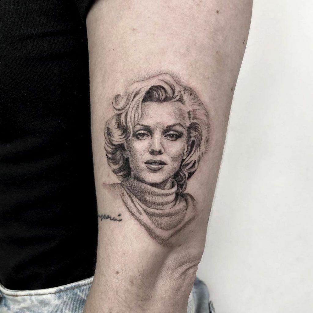 Tatuajes de Marilyn Monroe: Los Mejores Diseños 26 Tatuajes de Marilyn Monroe: Los Mejores Diseños 26