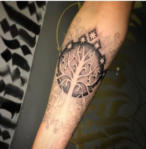 69 Tatuajes del Señor de los anillos: magia en la piel 35 69 Tatuajes del Señor de los anillos: magia en la piel 35