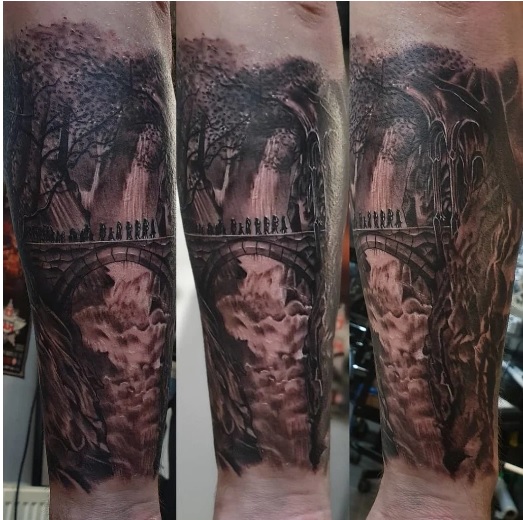 69 Tatuajes del Señor de los anillos: magia en la piel 51 69 Tatuajes del Señor de los anillos: magia en la piel 51