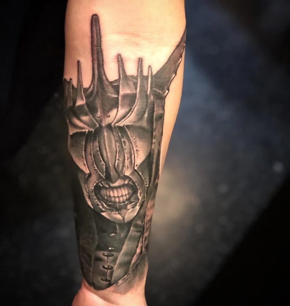 69 Tatuajes del Señor de los anillos: magia en la piel 12 69 Tatuajes del Señor de los anillos: magia en la piel 12
