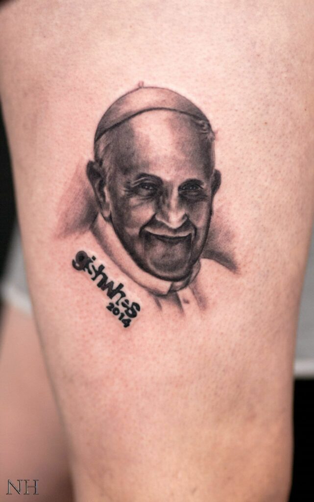 El Papa Francisco y los tatuajes 8