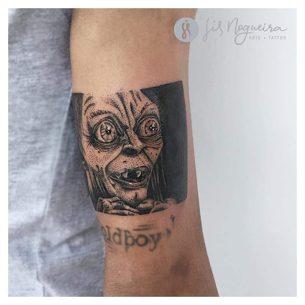 69 Tatuajes del Señor de los anillos: magia en la piel 13 69 Tatuajes del Señor de los anillos: magia en la piel 13