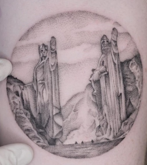 69 Tatuajes del Señor de los anillos: magia en la piel 56 69 Tatuajes del Señor de los anillos: magia en la piel 56