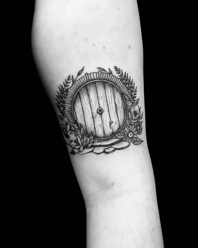 69 Tatuajes del Señor de los anillos: magia en la piel 64 69 Tatuajes del Señor de los anillos: magia en la piel 64