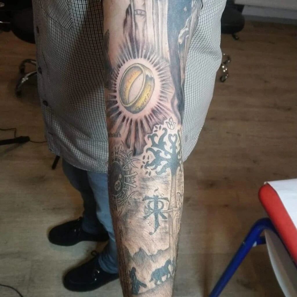 69 Tatuajes del Señor de los anillos: magia en la piel 66 69 Tatuajes del Señor de los anillos: magia en la piel 66