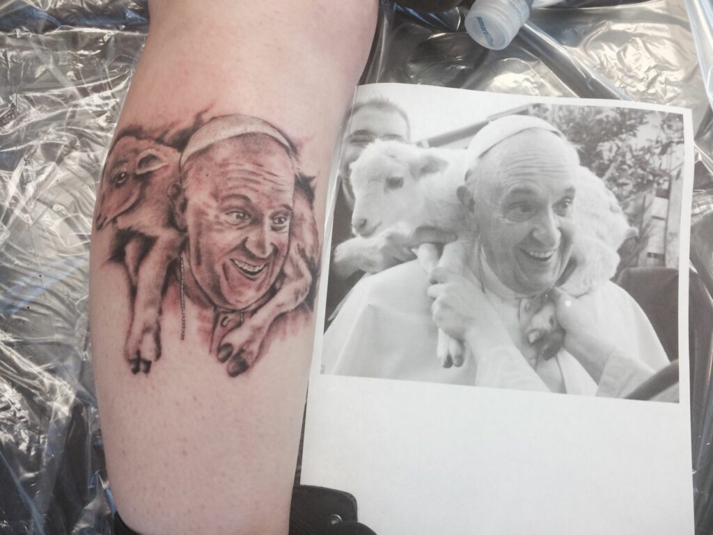 El Papa Francisco y los tatuajes 6