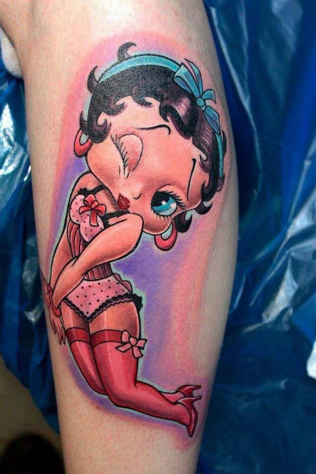 Tatuajes Pin Up: Colgados en la piel 21 Tatuajes Pin Up: Colgados en la piel 21