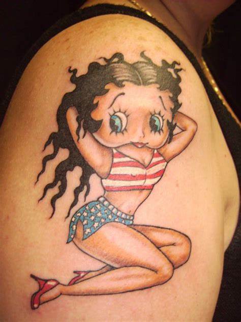 Tatuajes Pin Up: Colgados en la piel 23 Tatuajes Pin Up: Colgados en la piel 23