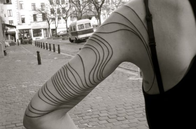 ¿Quién dice que son simples y aburridas? Tatuajes de líneas 33 ¿Quién dice que son simples y aburridas? Tatuajes de líneas 33