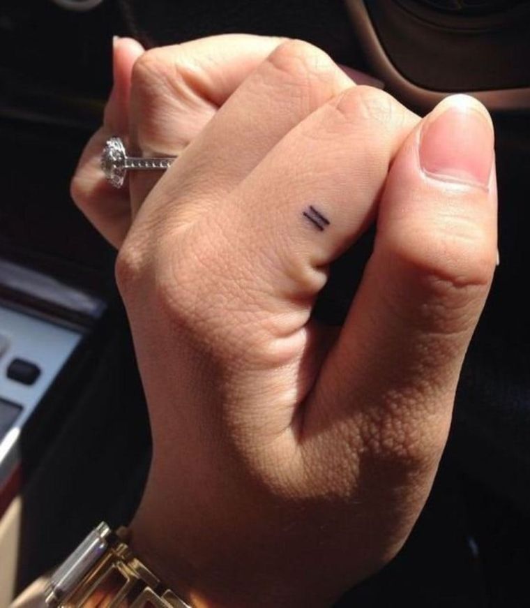 ¿Quién dice que son simples y aburridas? Tatuajes de líneas 48 ¿Quién dice que son simples y aburridas? Tatuajes de líneas 48