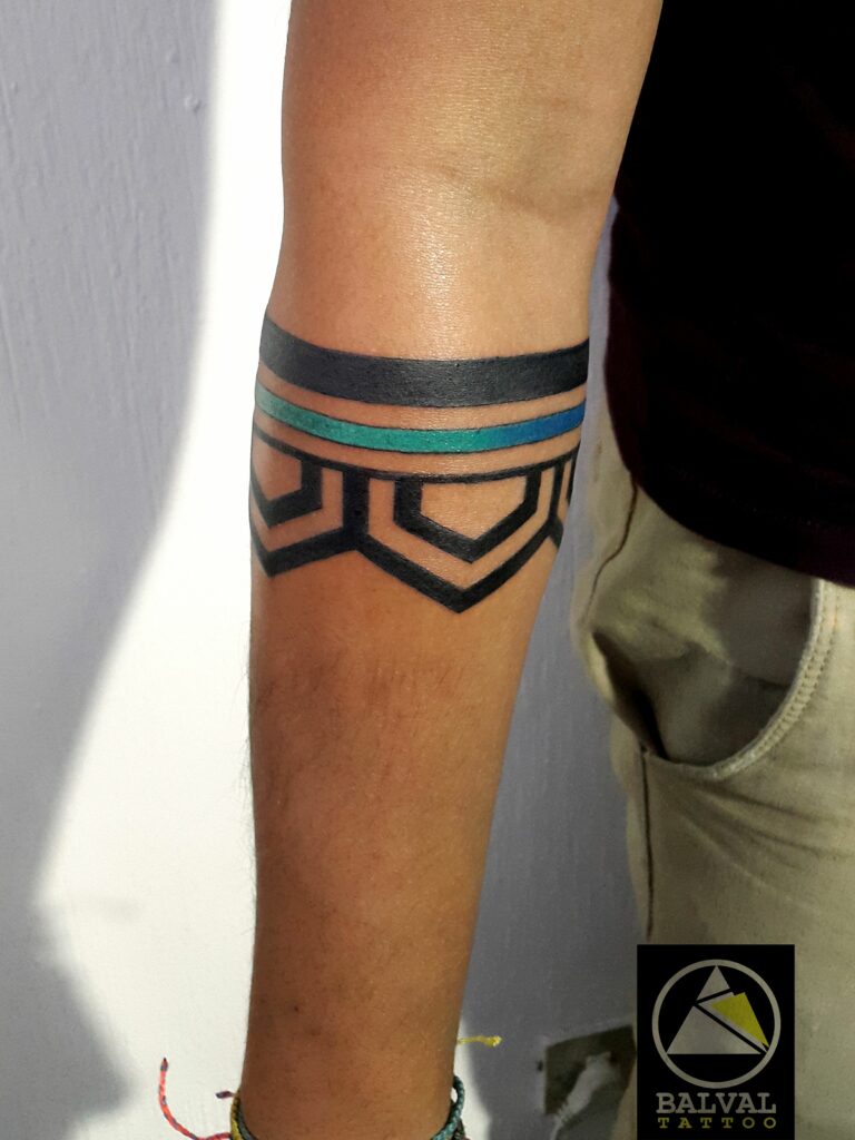 66 Ideas de Tatuajes de Pulseras 17