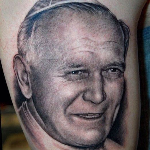 El Papa Francisco y los tatuajes 12