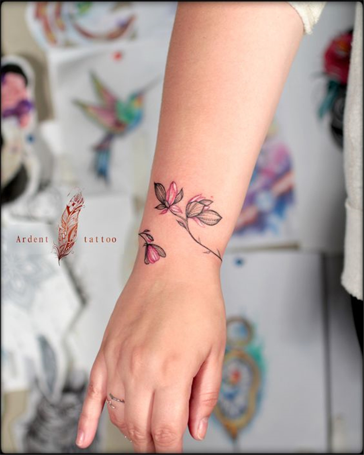 66 Ideas de Tatuajes de Pulseras 30