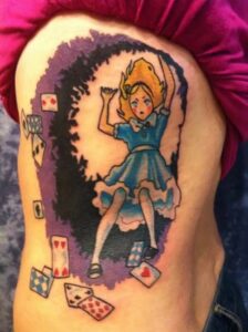Tatuajes de Alicia en el país de las maravillas 5 Tatuajes de Alicia en el país de las maravillas 5