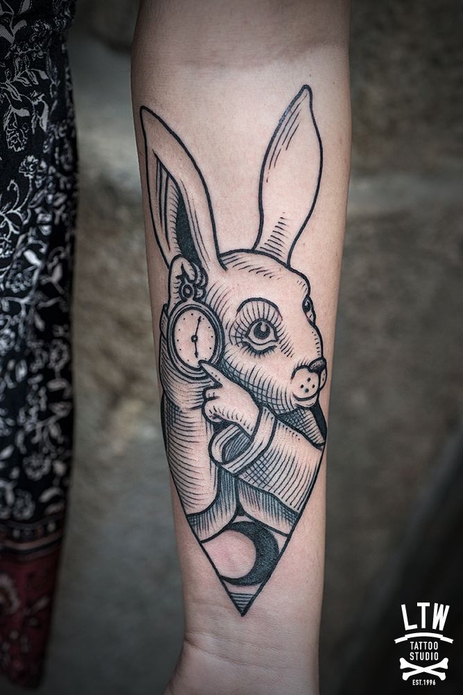 Tatuajes de Alicia en el país de las maravillas 47 Tatuajes de Alicia en el país de las maravillas 48