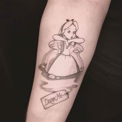 Tatuajes de Alicia en el país de las maravillas 41 Tatuajes de Alicia en el país de las maravillas 42