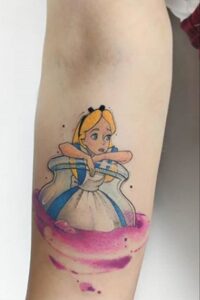Tatuajes de Alicia en el país de las maravillas 3 Tatuajes de Alicia en el país de las maravillas 3