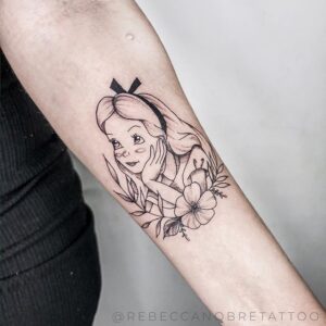 Tatuajes de Alicia en el país de las maravillas 11 Tatuajes de Alicia en el país de las maravillas 11