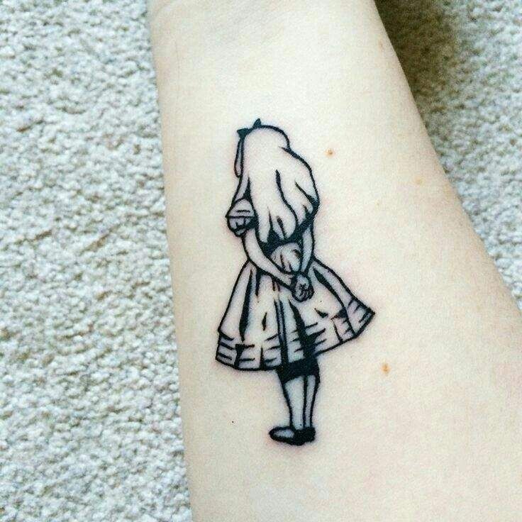 Tatuajes de Alicia en el país de las maravillas 15 Tatuajes de Alicia en el país de las maravillas 16