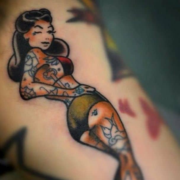 Tatuajes Pin Up: Colgados en la piel 16 Tatuajes Pin Up: Colgados en la piel 16