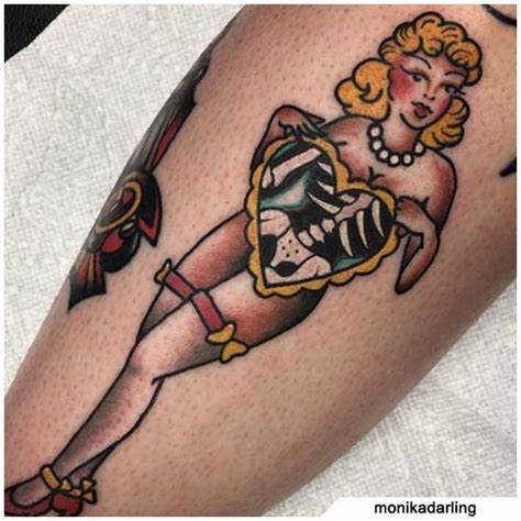 Tatuajes Pin Up: Colgados en la piel 47 Tatuajes Pin Up: Colgados en la piel 47
