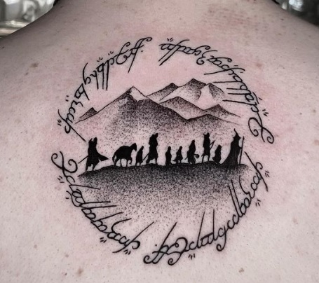 69 Tatuajes del Señor de los anillos: magia en la piel 42 69 Tatuajes del Señor de los anillos: magia en la piel 42