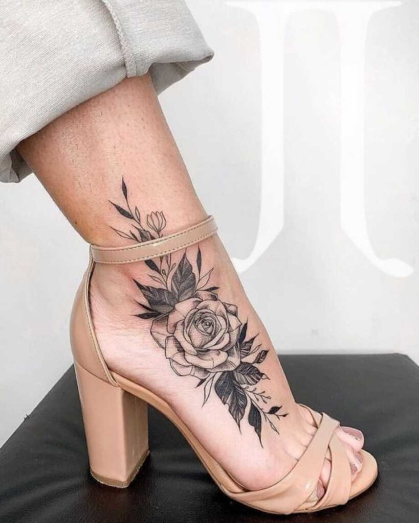 63 Ideas de Tatuajes en los Pies 23