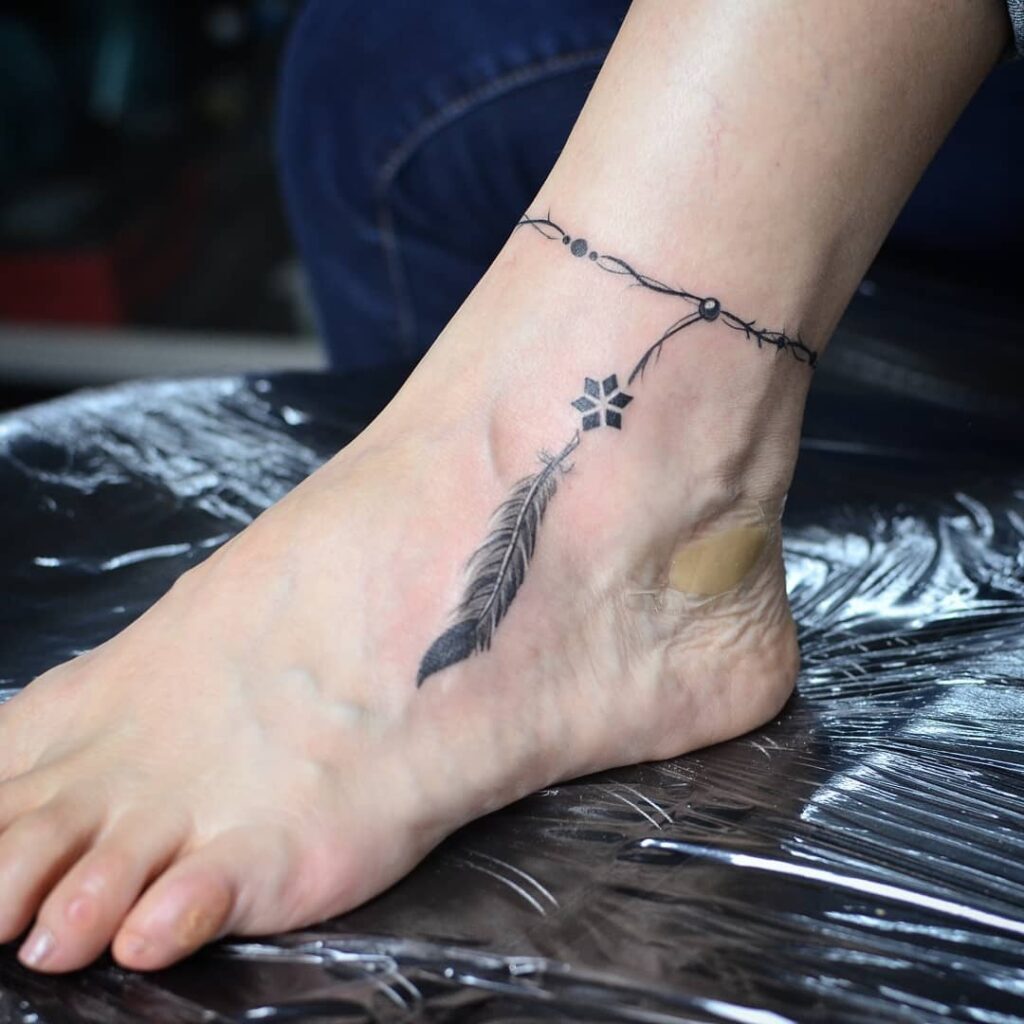 63 Ideas de Tatuajes en los Pies 35