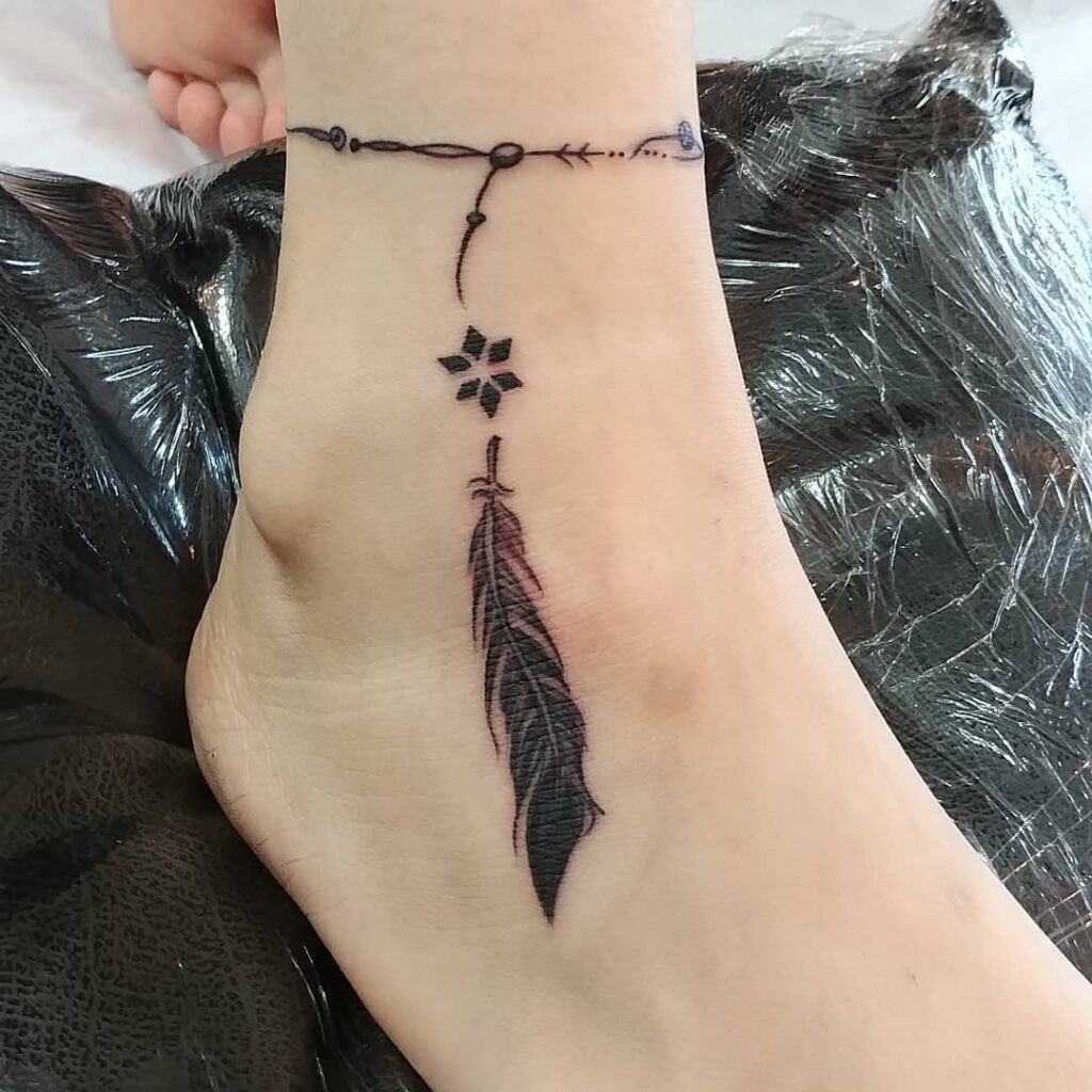 63 Ideas de Tatuajes en los Pies 36