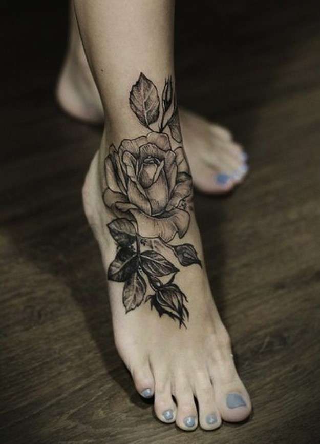 63 Ideas de Tatuajes en los Pies 19